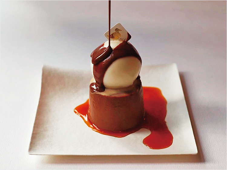 <ティール>チョコレートプリンにミルクアイスをどーんにチョコソース