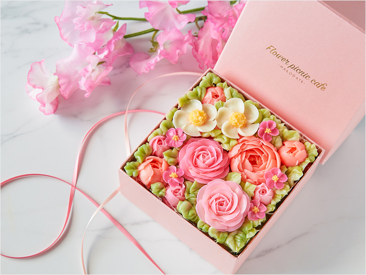 <フラワーピクニックカフェ>食べられるお花のボックスフラワーケーキ