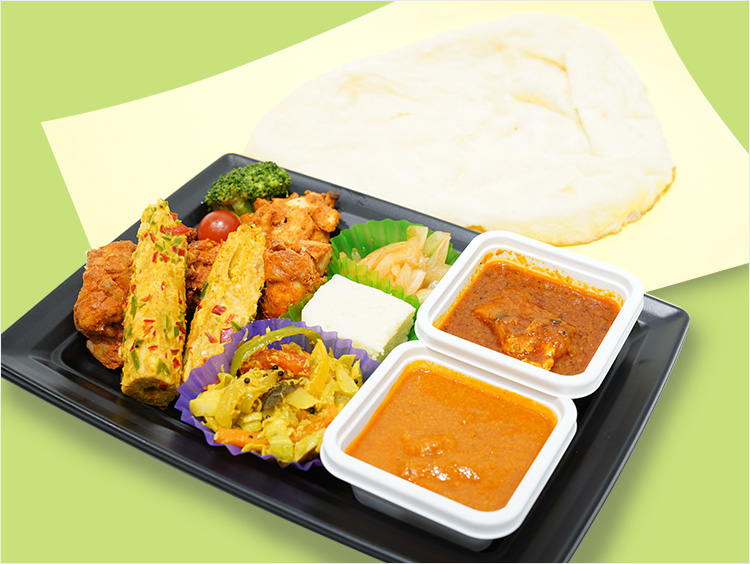 <シタ―ラ・ティアラ>彦飯(タンドリーチキン&ナーン&カレー弁当)