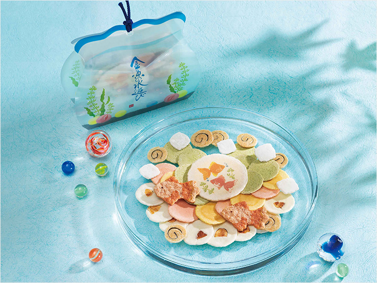 ＜桂新堂＞金魚の水遊び