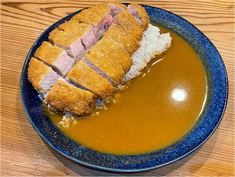 <Japanese Spice Curry wacca>トンカツ屋クオリティのカツで食べるヴィンダルカツカレー
