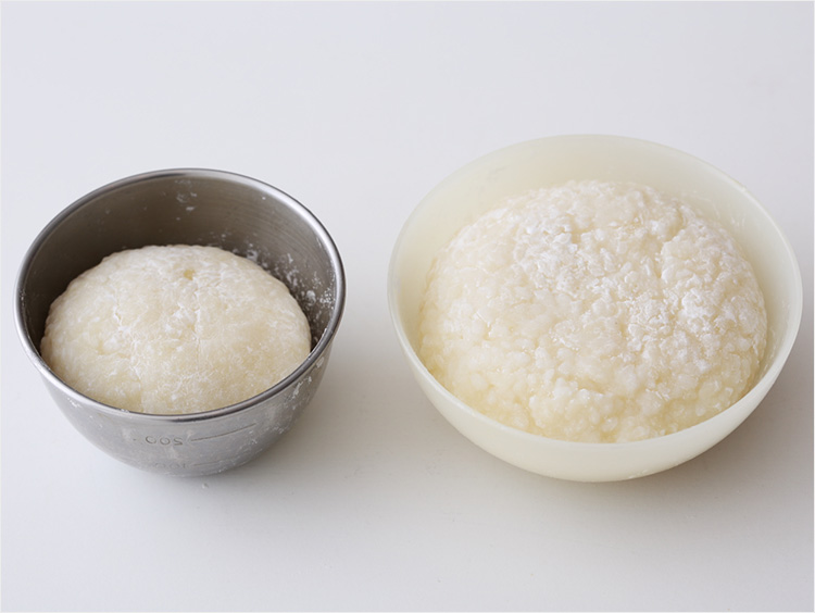餅を椀に入れるイメージ