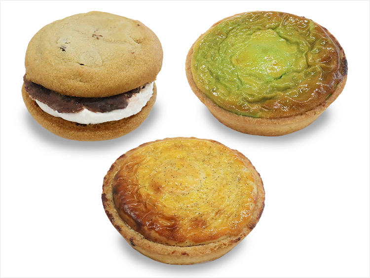 <不二家>と<榮太樓總本鋪>コラボ 窯出しカントリーマアムケーキ(小豆とクリーム)、<リーフルダージリンハウス>コラボ 窯出し紅茶タルト(カントリーマアム入)、<松北園>コラボ 窯出し抹茶タルト(カントリーマアム入)