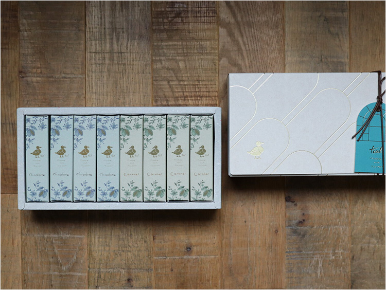 <teal>チョコレートバー8本セット