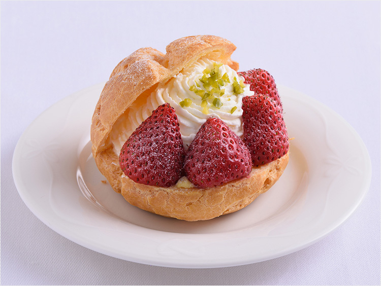 <日本橋 千疋屋総本店 >シュークリーム
