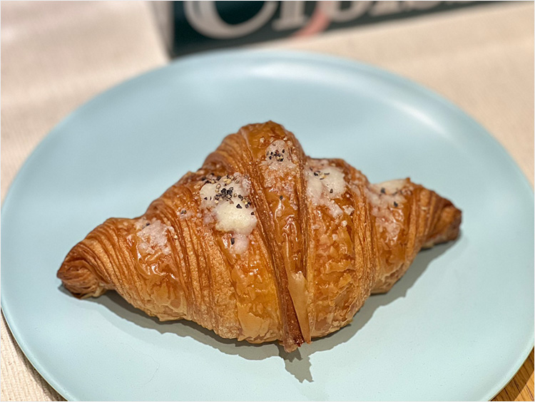 <Curly’s Croissant>トリュフクロワッサン